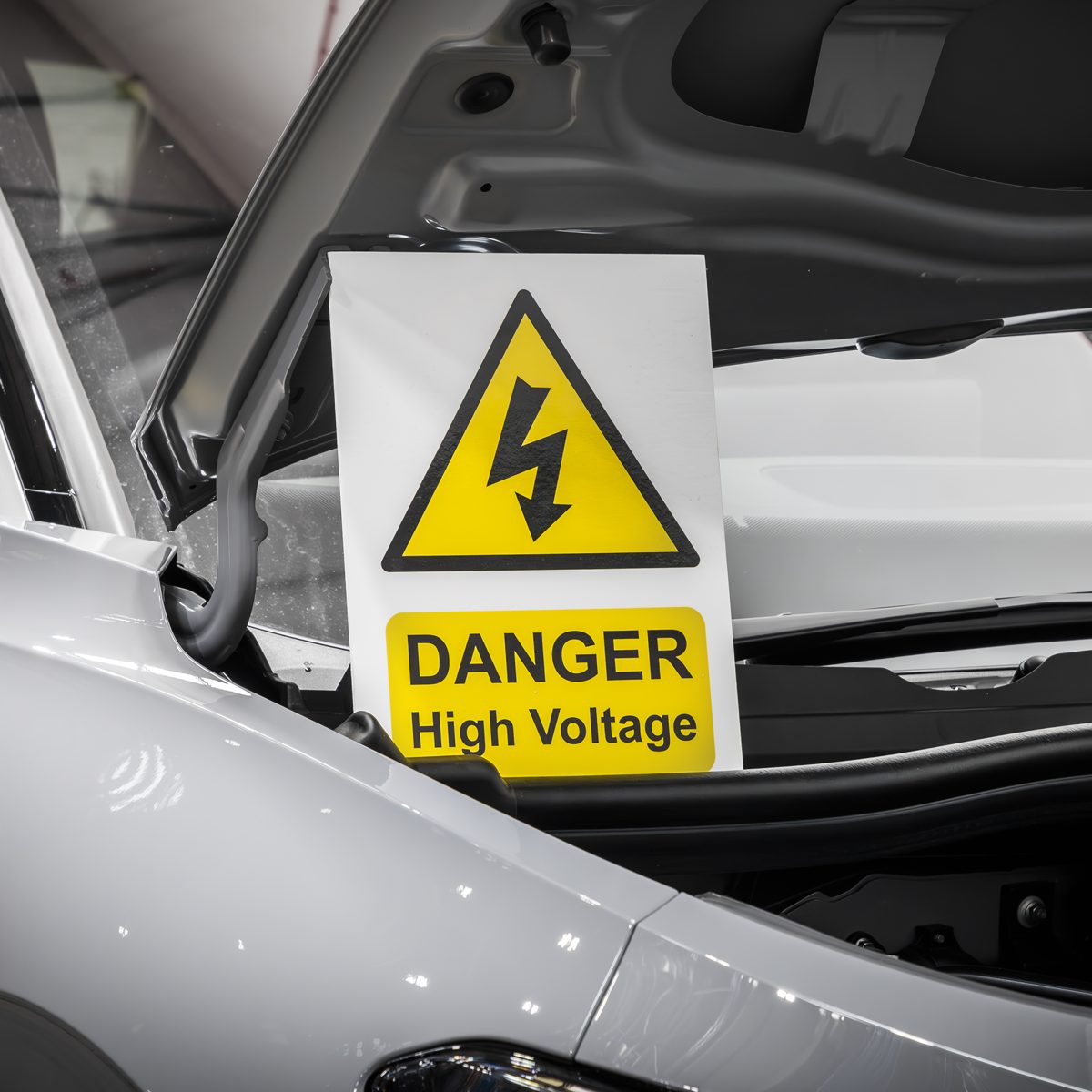 Sealey HVSA4 High Voltage Warning Sign 200×300mm – Triace
