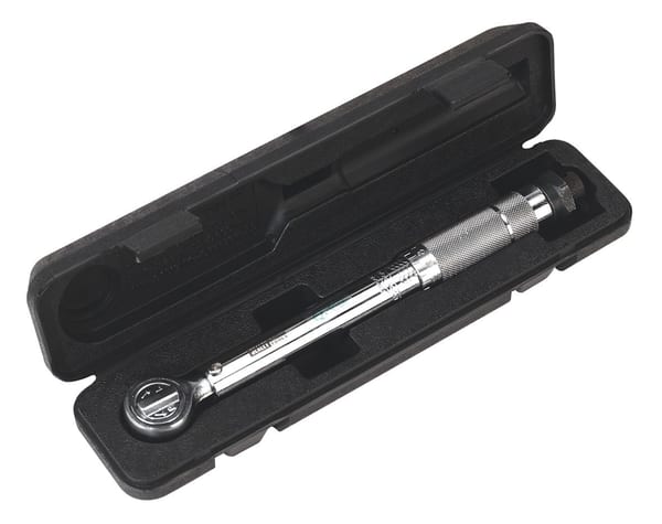 Siegen 3/8" drive torque wrench in protective case for precision fastening.