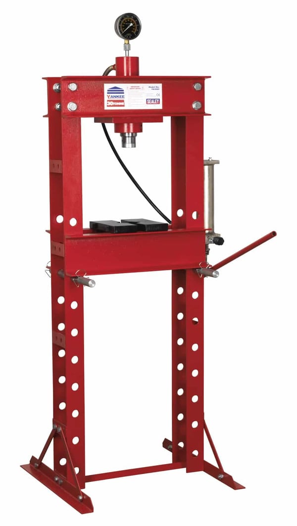 30-ton hydraulic press floor type for garage and workshop use.