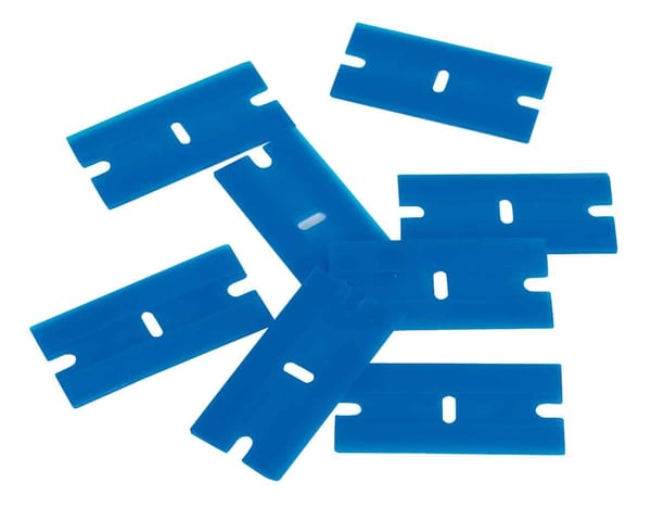 Pack of 100 composite razor blades for tools and workshop applications