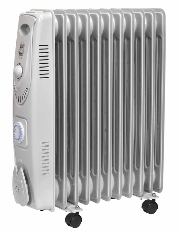Oil-filled radiator heater 2500W with timer and 11 elements for efficient heating.