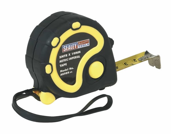 5m rubber measuring tape with metric and imperial measurements, 19mm wide, durable construction tool