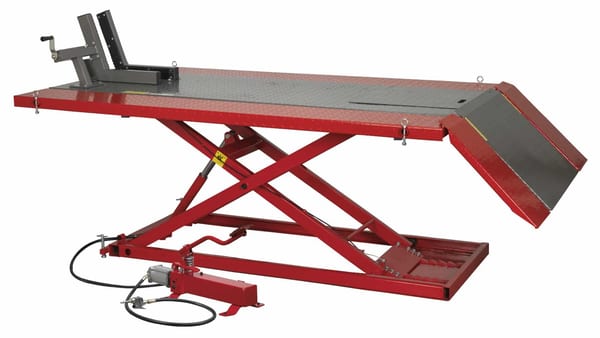 680kg capacity air/hydraulic mini tractor/quad lift for garage and motoring use.