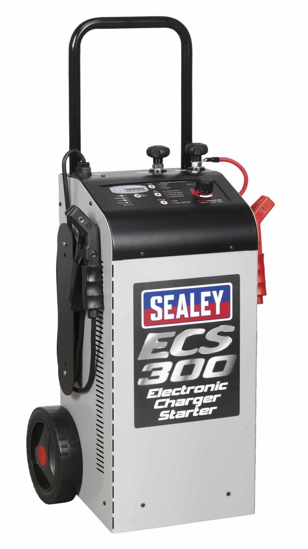 12/24V Electronic Charger Maintainer/Starter 45/300A for battery maintenance