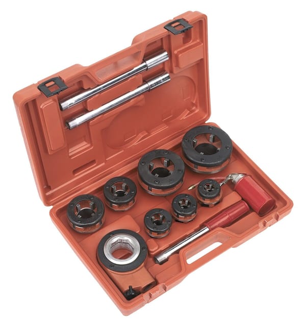 7-piece pipe threading set 3/8" to 2" BSPT in a durable case for construction and workshop use.