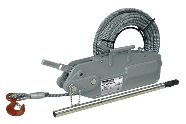 Wire Rope Puller with 3200kg max line force for lifting and towing tasks