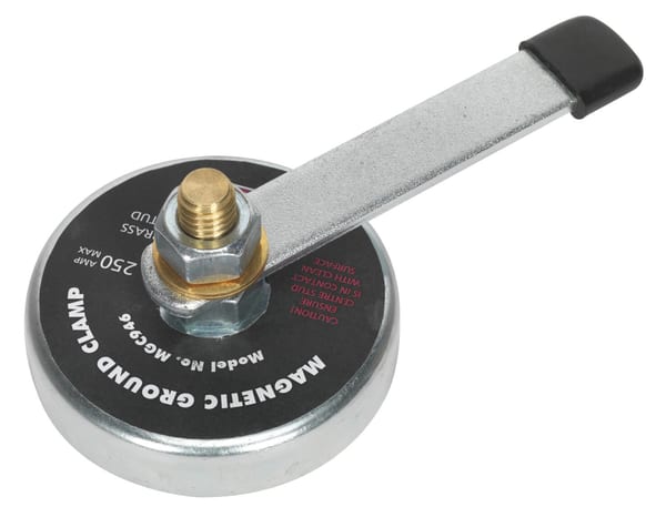 Magnetic Ground Clamp 250A for welding, durable and efficient welding accessory.