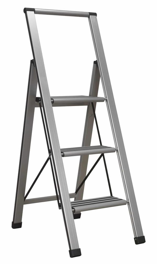 Aluminium 3-step folding ladder with 150kg capacity for indoor and outdoor use.